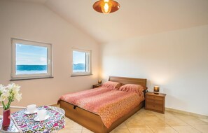 Travel crib, free WiFi, bed sheets - Gorgeous home in Martina with WiFi (Martina)