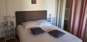 1 bedroom, iron/ironing board, Internet, bed sheets