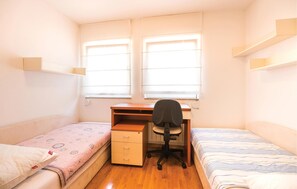 2 bedrooms, free WiFi, bed sheets