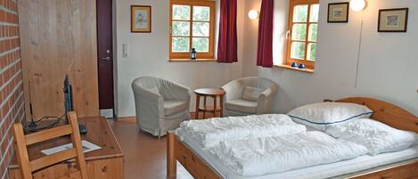 1 bedroom, travel cot, WiFi, bed sheets