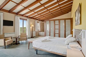 6 Schlafzimmer, Zimmersafe, Reisekinderbett, WLAN