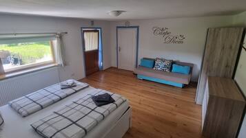 1 bedroom, internet, bed sheets