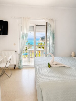1 bedroom, WiFi, bed sheets - Gikas Apartments- One Bedroom Suite - 100 meters from the beach (Kerkyra)