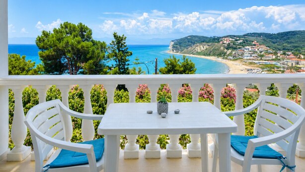 Outdoor dining - Gikas Apartments- One Bedroom Suite - 100 meters from the beach  (Kerkyra)