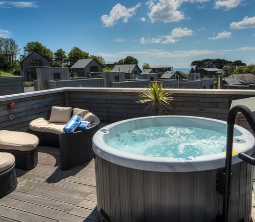 Propriété fabuleuse avec grande terrasse sur le toit, accessible par un escalier en colimaçon, offre une vue panoramique