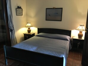 2 dormitorios, tabla de planchar con plancha, wifi gratis y ropa de cama
