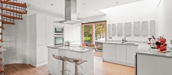 Splendidamente decorate "Sea Shack", con grande terrazza sul tetto e grande vasca idromassaggio privata.