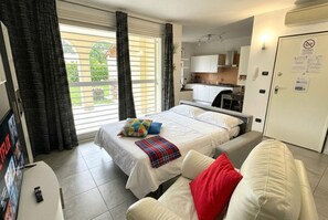 1 bedroom, iron/ironing board, free WiFi, bed sheets - Sirmione Bea house by Desenzanoloft (Sirmione)