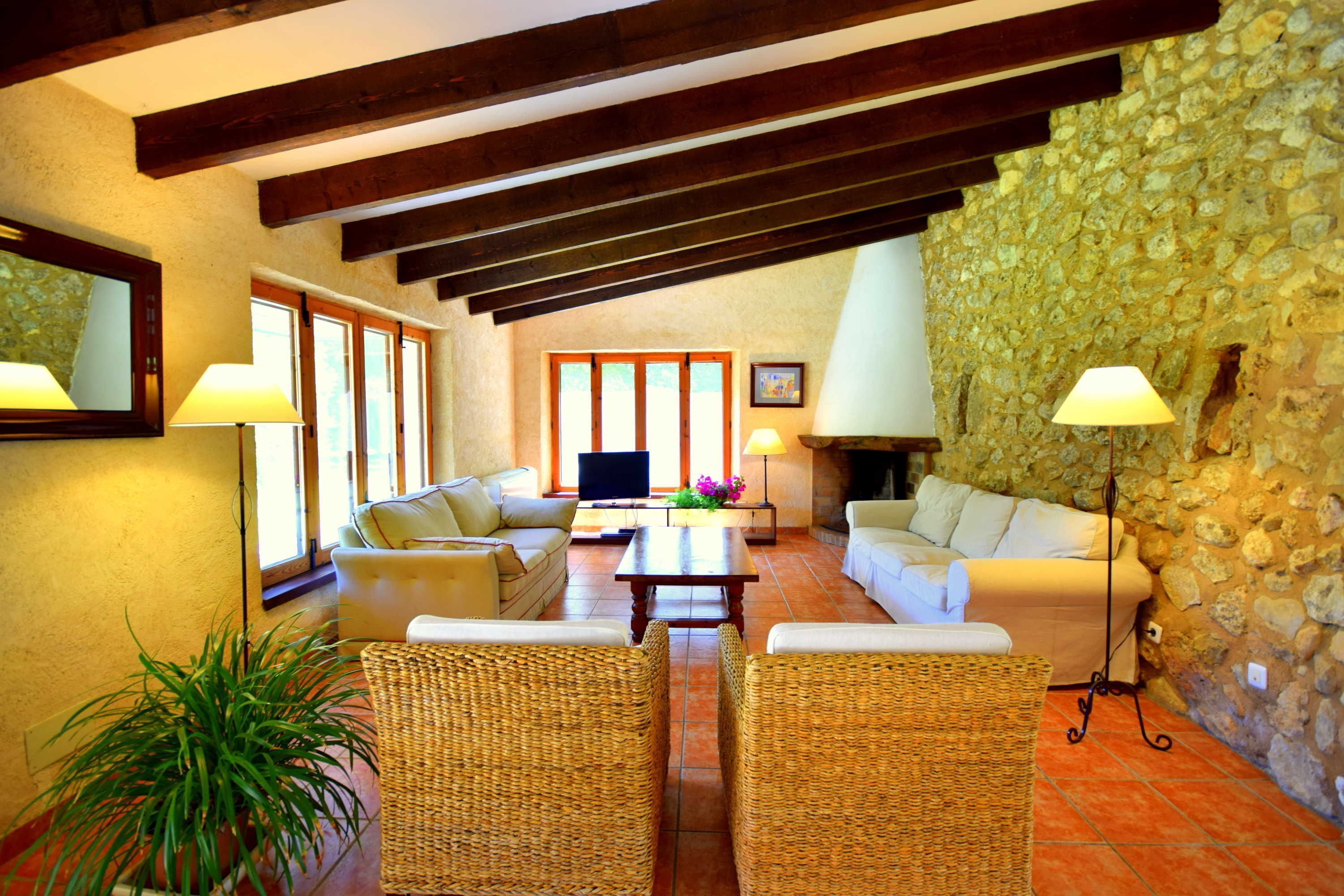 Televisie en een open haard