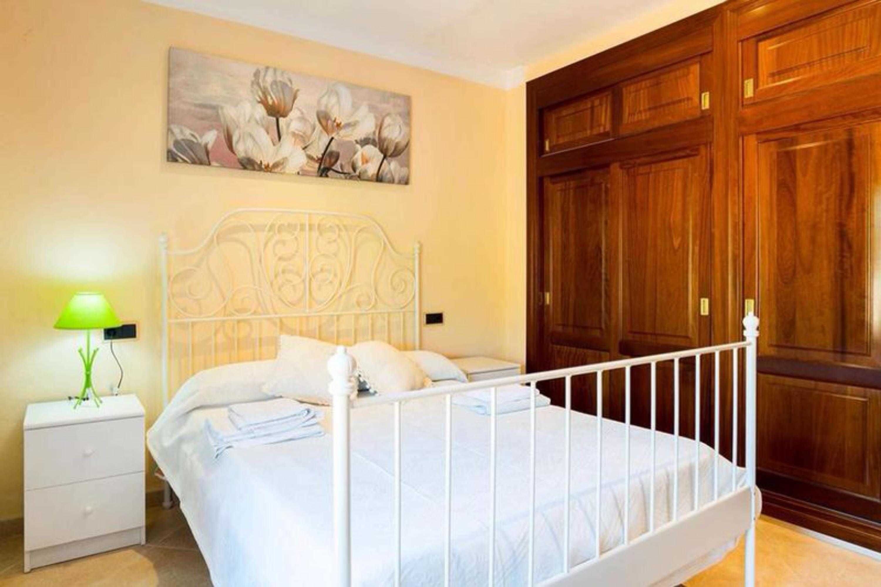 5 bedrooms, in-room safe, iron/ironing board, travel crib