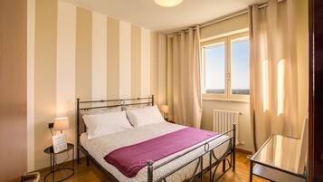 1 Schlafzimmer, Schreibtisch, Bügeleisen/Bügelbrett, WLAN