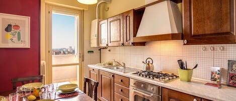 Kühlschrank, Ofen, Herdplatte, Geschirrspüler