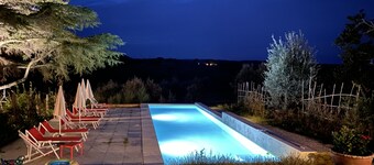 A path of relaxation and history between vineyards and olive trees - 6 pax