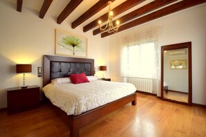 8 habitaciones y caja de seguridad en la habitación 