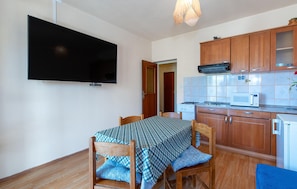 Fridge, microwave, stovetop, coffee/tea maker - Amazing apartment in Sibenik with WiFi (Sibenik)