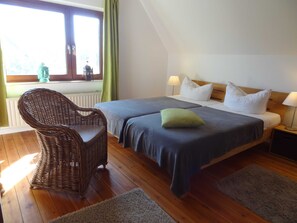 2 Schlafzimmer, Reisekinderbett, WLAN, Bettwäsche