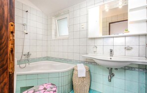Badewanne, Haartrockner