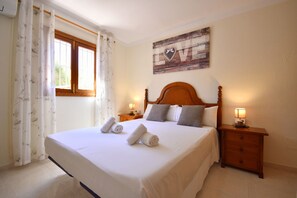 3 bedrooms, in-room safe, travel cot, WiFi - 44058 Son Cladera (Son Maciá)