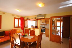 Dining - 44058 Son Cladera (Son Maciá)