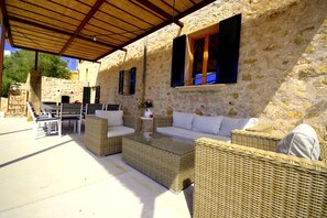 Outdoor dining - 44336 Cases D'Alcudiarrom (Villafranca)