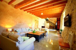 TV, fireplace - 44336 Cases D'Alcudiarrom (Villafranca)