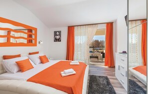4 chambres, lit parapluie, Wi-Fi gratuit, draps fournis