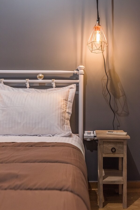 3 bedrooms, iron/ironing board, travel cot, free WiFi