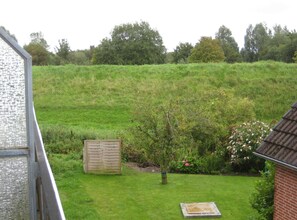 Uklassifisert bilde, 3 av 9, knapp