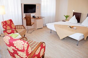 1 soverom, skrivebord, reiseseng for barn og wi-fi