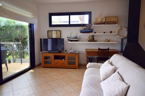 Televisie en een open haard