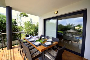 Unclassified image, 5 of 69, button