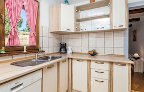 Refrigerador, placa de cocina, lavavajillas, cafetera/tetera