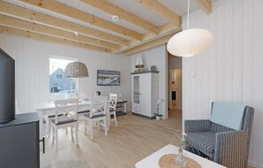 TV, fireplace - Nice home in OstseeResort Olpenitz with sauna (OstseeResort Olpenitz)