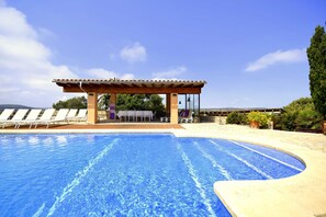 Unclassified image, 3 of 68, button