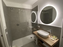 Double Room, Annex Building (Ai Poggi - Stair Access Only) | Bathroom | Shower, free toiletries, hair dryer, towels