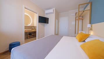 Double Room, Annex Building (Ai Poggi - Stair Access Only) | In-room safe, WiFi (free), bed sheets
