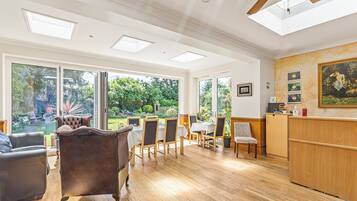 Daily continental breakfast (GBP 8 per person)