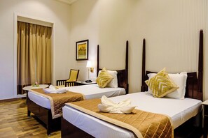 Ropa de cama de alta calidad, cortinas blackout y wifi gratis 