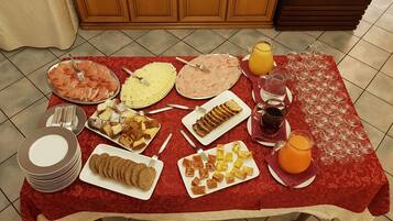 Tägliches inbegriffenes Frühstücksbuffet