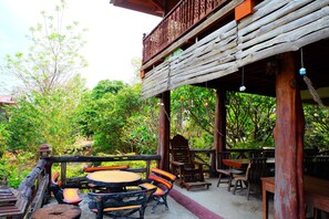 Terrace/patio - Khunchay House (Chiang Mai)