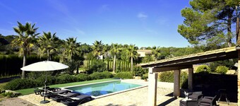 44246 Finca-luostari, Espanja