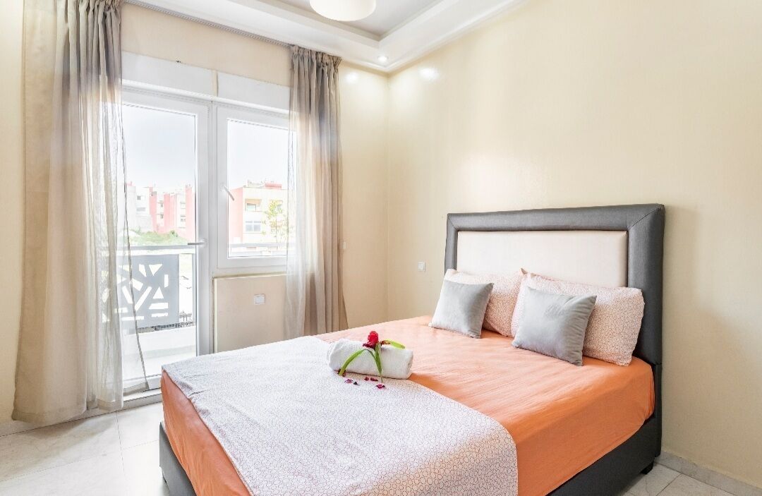 2 habitaciones, cubrecamas y cortinas blackout 