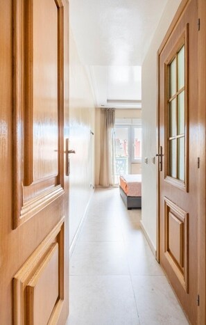 3 habitaciones, cubrecamas y cortinas blackout 