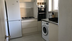 Espresso maker, fridge, oven, stovetop - 5 Rokeby House (London)