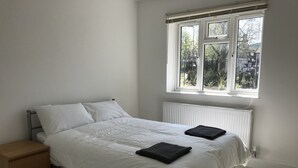 Apartment, 1 Bedroom, Non Smoking, Garden Area | 1 bedroom, premium bedding, iron/ironing board - 5 Rokeby House (London)