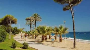 Plage à proximité, sable blanc