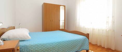 2 Schlafzimmer, Bügeleisen/Bügelbrett, Reisekinderbett, Internetzugang