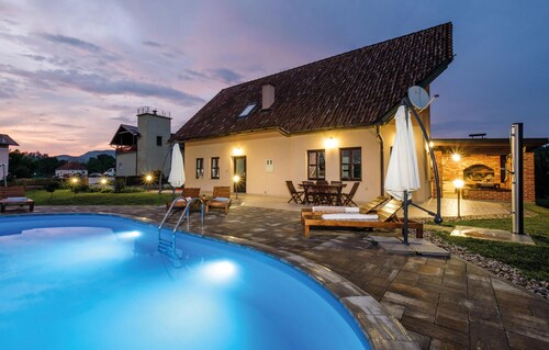 Cozy home in Krasic with sauna