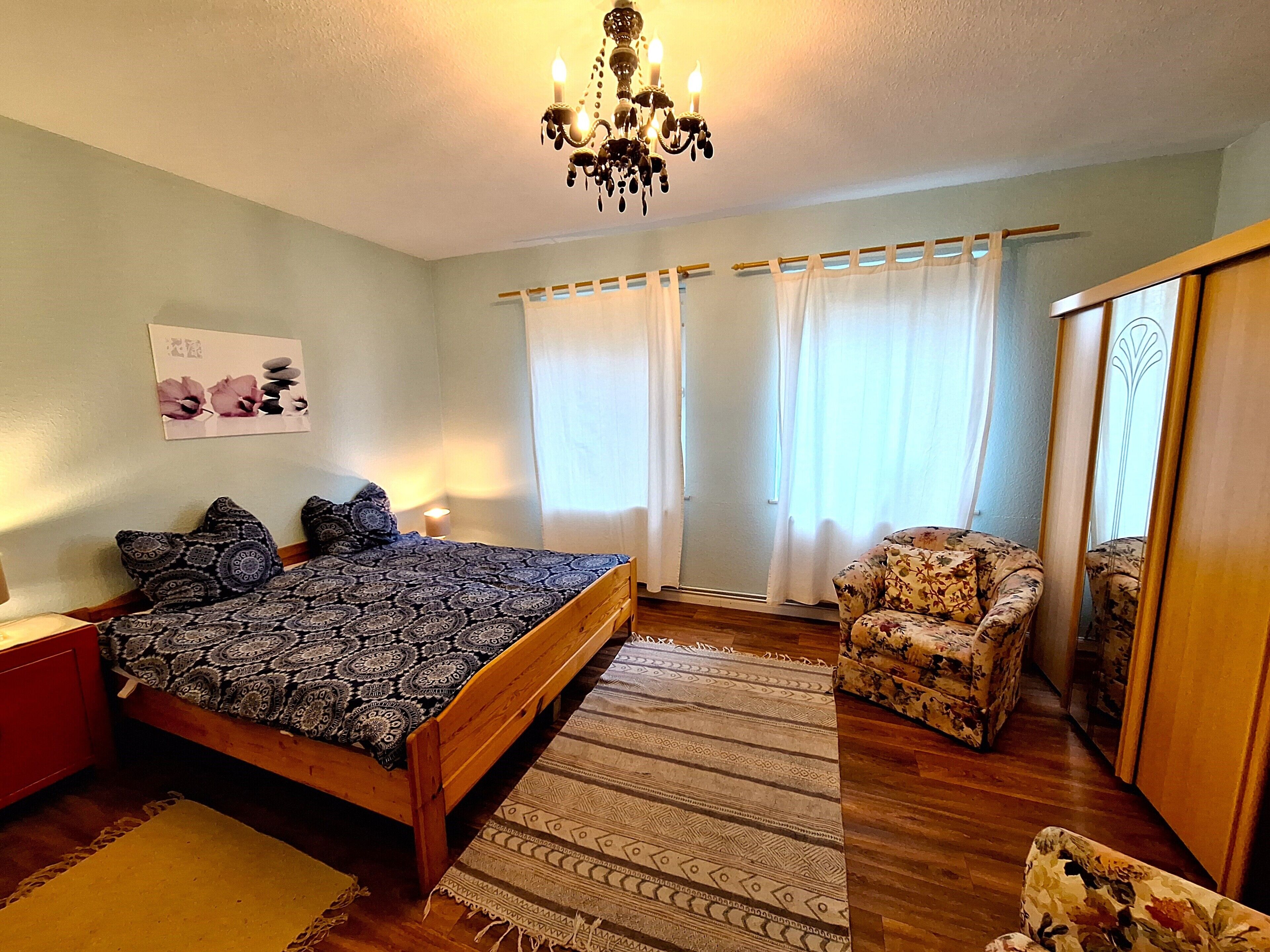 1 chambre, bureau, fer et planche à repasser, Wi-Fi gratuit