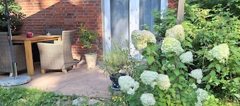 Mellem skov og sø ...